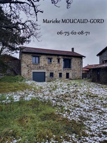 BOISSET 43500 Centre village Maison en pierre 155 m² avec terrain 1000 m²entièrement à aménager