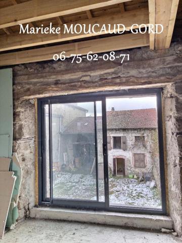 BOISSET 43500 Centre village Maison en pierre 155 m² avec terrain 1000 m²entièrement à aménager