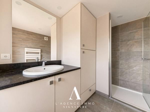 Appartement Dernier Etage, Havre de Paix, Vue Cathédrale, À Deux Pas du Lac