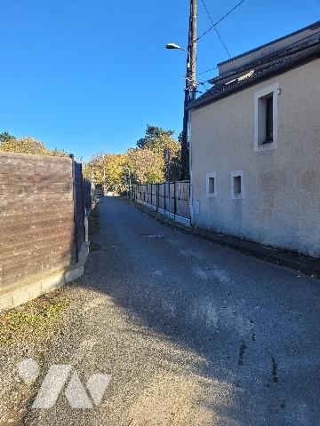 Terrain à bâtir viabilisé, quartier dynamique de CAEN
Non soumis DPE
Honoraires charge acquéreur