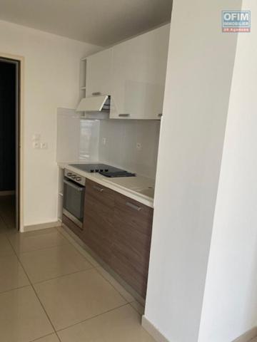 A vendre ce bel et spacieux de type F1 de 41,32m2 habitable sur la résidence PASSERELLE à Sainte Clotilde.