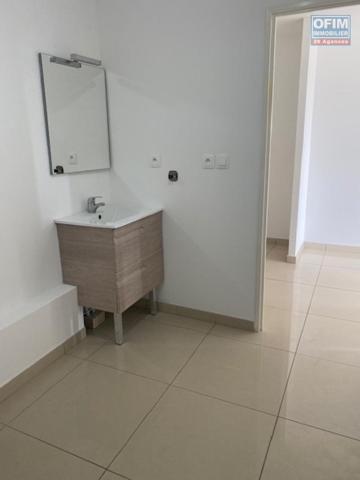 A vendre ce bel et spacieux de type F1 de 41,32m2 habitable sur la résidence PASSERELLE à Sainte Clotilde.