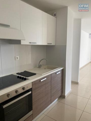 A vendre ce bel et spacieux de type F1 de 41,32m2 habitable sur la résidence PASSERELLE à Sainte Clotilde.