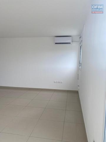 A vendre ce bel et spacieux de type F1 de 41,32m2 habitable sur la résidence PASSERELLE à Sainte Clotilde.