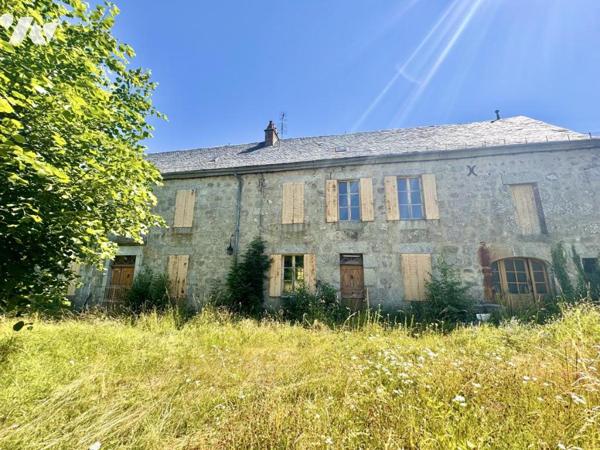 PROPRIÉTÉ D’EXCEPTION À RÉNOVER - CORPS DE FERME EN PIERRE AU CŒUR DE L'AUBRAC (48310 FOURNELS)