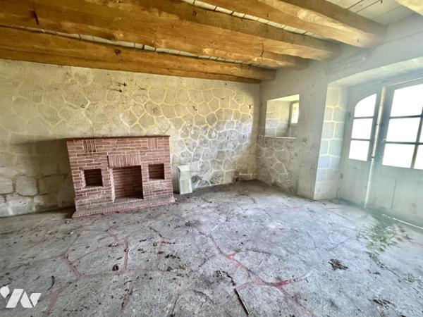 PROPRIÉTÉ D’EXCEPTION À RÉNOVER - CORPS DE FERME EN PIERRE AU CŒUR DE L'AUBRAC (48310 FOURNELS)
