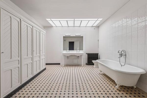 Vente Hôtel particulier Paris 16 9 Pièces 700 m²