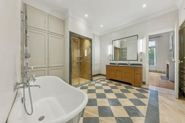 Vente Hôtel particulier Paris 16 9 Pièces 700 m²
