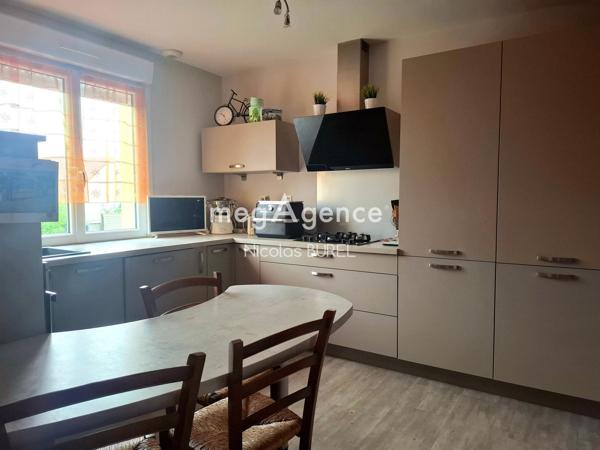 Maison à SAINT-OUEN-DES-TOITS, 53410 - 6 pièces 127m²