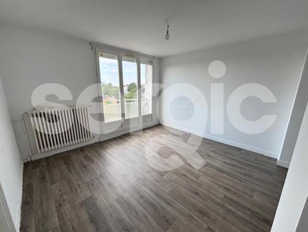 Location 1 Pieces 31 80080 Amiens 25 0003 04 0585