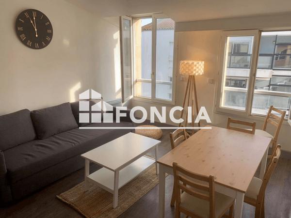 Location Appartement meublé 2 pièces 35.06 m² - 79 RUE DU REMPART SAINT CLAUDE La Rochelle 17000