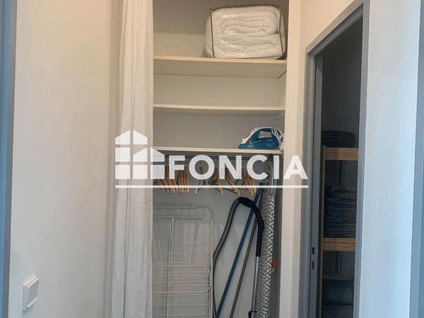 Location Appartement meublé 2 pièces 35.06 m² - 79 RUE DU REMPART SAINT CLAUDE La Rochelle 17000