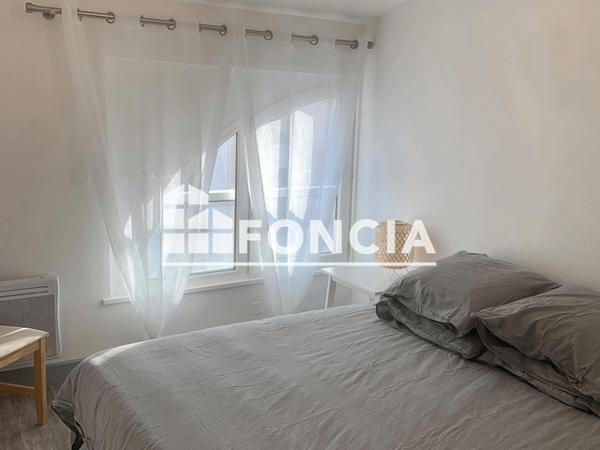 Location Appartement meublé 2 pièces 35.06 m² - 79 RUE DU REMPART SAINT CLAUDE La Rochelle 17000