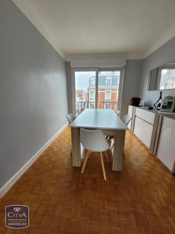 Appartement à louer 3 pièces 79.65m² Cambrai (59400)