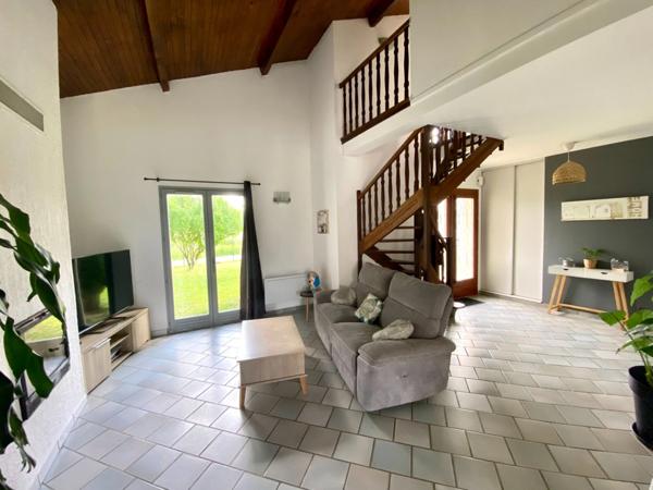 Maison atypique 5 pièces en excellent état avec grand terrain Proche de VILLENEUVE DE MARSAN (40) à SAINT GEIN