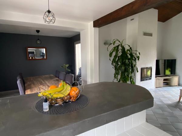 Maison atypique 5 pièces en excellent état avec grand terrain Proche de VILLENEUVE DE MARSAN (40) à SAINT GEIN