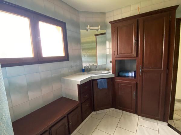 Maison atypique 5 pièces en excellent état avec grand terrain Proche de VILLENEUVE DE MARSAN (40) à SAINT GEIN