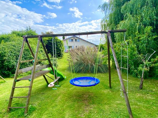 Maison atypique 5 pièces en excellent état avec grand terrain Proche de VILLENEUVE DE MARSAN (40) à SAINT GEIN