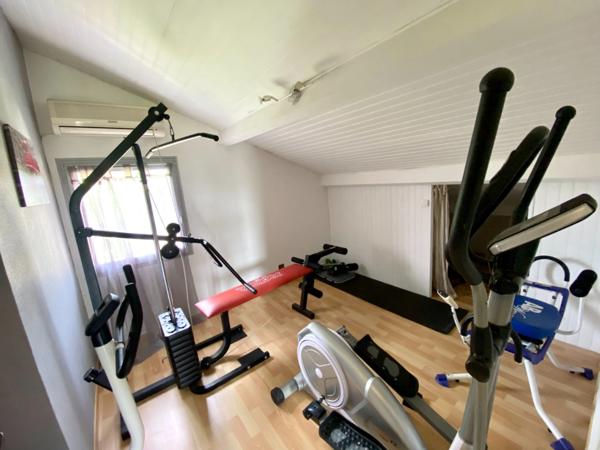 Maison atypique 5 pièces en excellent état avec grand terrain Proche de VILLENEUVE DE MARSAN (40) à SAINT GEIN