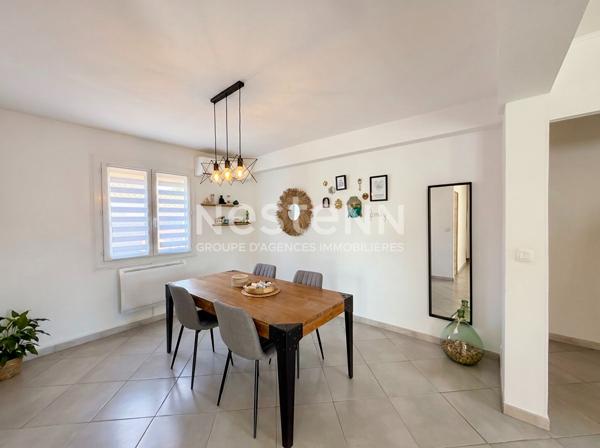 Maison T4 d'environ 115m² avec garage, jardin et piscine dans un lotissement sécurisé
