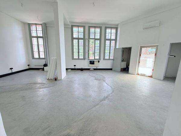 Local commercial La Ciotat 3 pièce(s) 77,85 m2