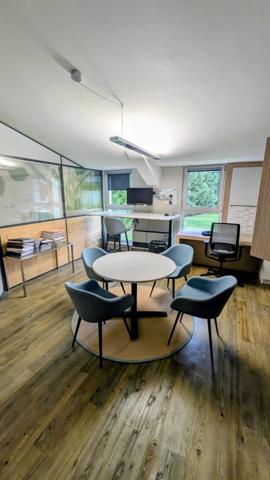 Locaux professionnels avec terrain situé à 67150 Nordhouse, dans le Grand Ried du prestigieux bassin d'Alsace.