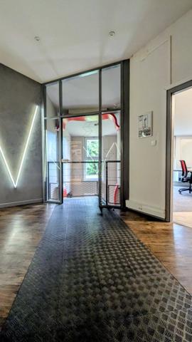 Locaux professionnels avec terrain situé à 67150 Nordhouse, dans le Grand Ried du prestigieux bassin d'Alsace.