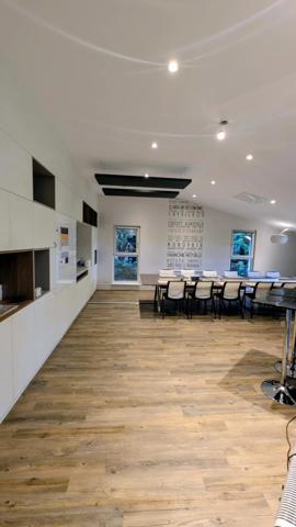 Locaux professionnels avec terrain situé à 67150 Nordhouse, dans le Grand Ried du prestigieux bassin d'Alsace.