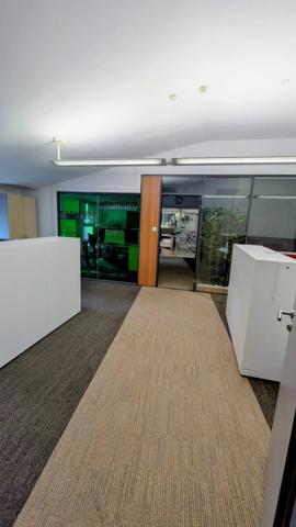 Locaux professionnels avec terrain situé à 67150 Nordhouse, dans le Grand Ried du prestigieux bassin d'Alsace.