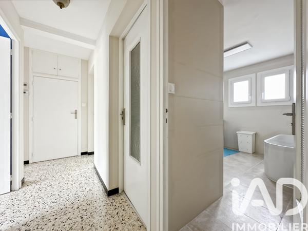 Maison à vendre 6 pièces 188 m² Nîmes