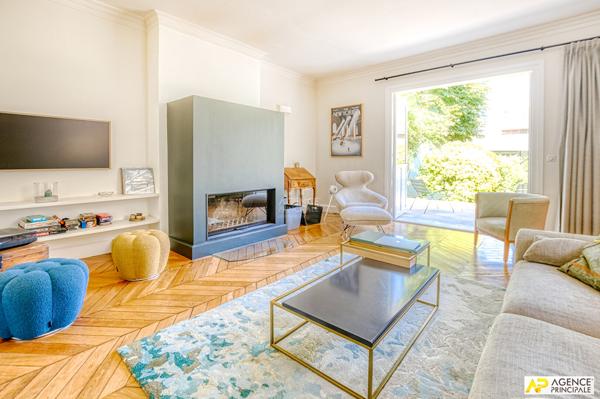 "Versailles Saint-Louis" Maison familiale d'exception de 7 pièces de 235 m² au sol avec jardin de 350 m² ! Loyer 5 900 €/mois **  - Référence  28344