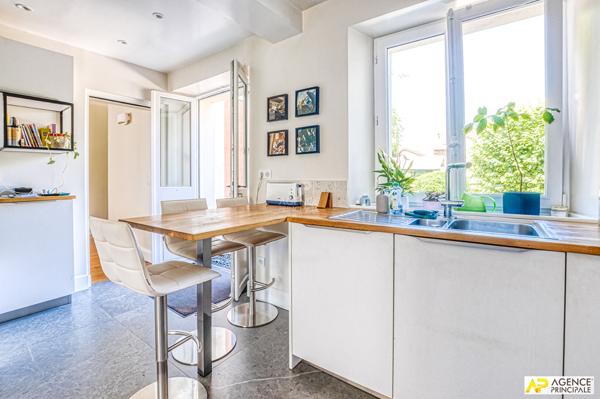 "Versailles Saint-Louis" Maison familiale d'exception de 7 pièces de 235 m² au sol avec jardin de 350 m² ! Loyer 5 900 €/mois **  - Référence  28344