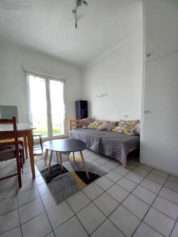 Location - Appartement Saint-Chély-d'Apcher 48200 17 m 2