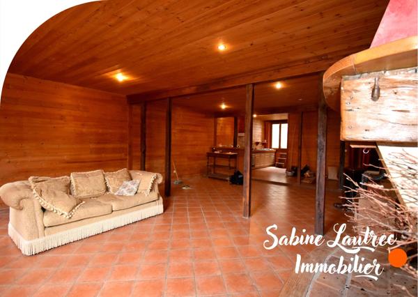 Maison de village de 208 m² au cœur de Lautrec – beaux volumes et garage