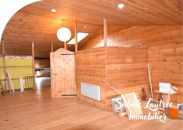 Maison de village de 208 m² au cœur de Lautrec – beaux volumes et garage