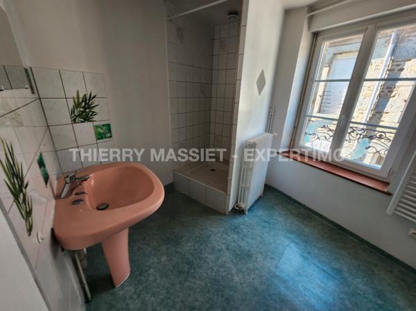 À VENDRE – Ensemble immobilier au cœur historique de Tinchebray-Bocage