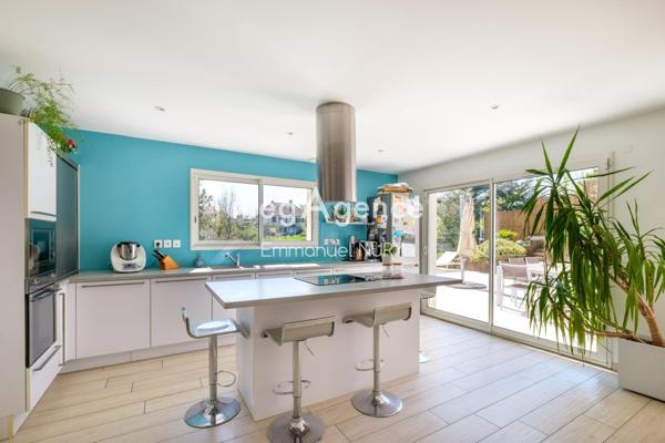 Maison à Charbonnières-les-Bains, 69260 - 5 pièces 137m²