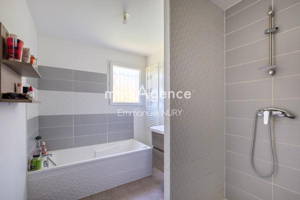 Maison à Charbonnières-les-Bains, 69260 - 5 pièces 137m²