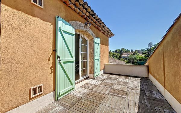 Maison à vendre    5 pièces • 195 m2 Saint-Raphaël