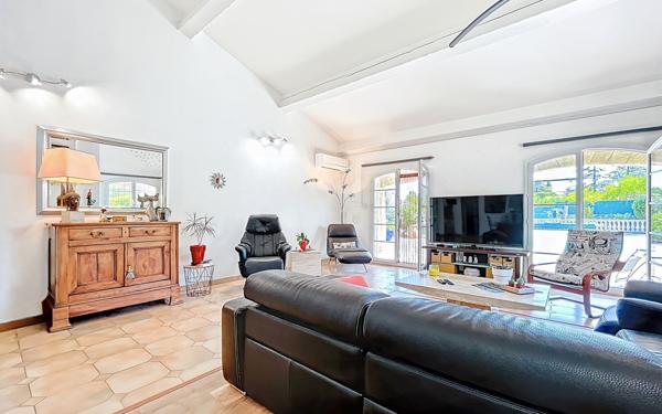 Maison à vendre    5 pièces • 195 m2 Saint-Raphaël