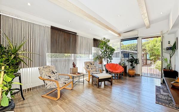 Maison à vendre    5 pièces • 195 m2 Saint-Raphaël