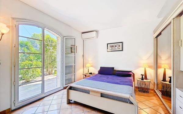 Maison à vendre    5 pièces • 195 m2 Saint-Raphaël