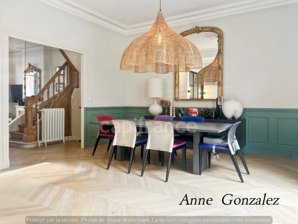 ORLEANS Carré OR, à vendre grande Maison Bourgeoise entièrement rénovée par Architecte d'intérieur avec patio intérieur et jaccuzzi à l'abri des regards