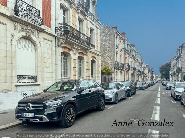 ORLEANS Carré OR, à vendre grande Maison Bourgeoise entièrement rénovée par Architecte d'intérieur avec patio intérieur et jaccuzzi à l'abri des regards
