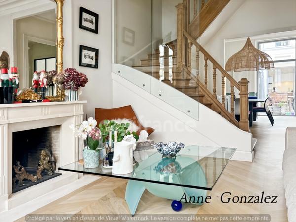 ORLEANS Carré OR, à vendre grande Maison Bourgeoise entièrement rénovée par Architecte d'intérieur avec patio intérieur et jaccuzzi à l'abri des regards