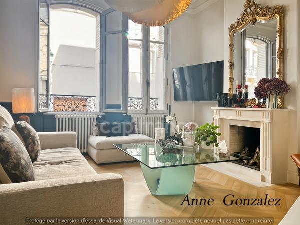 ORLEANS Carré OR, à vendre grande Maison Bourgeoise entièrement rénovée par Architecte d'intérieur avec patio intérieur et jaccuzzi à l'abri des regards