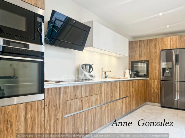 ORLEANS Carré OR, à vendre grande Maison Bourgeoise entièrement rénovée par Architecte d'intérieur avec patio intérieur et jaccuzzi à l'abri des regards