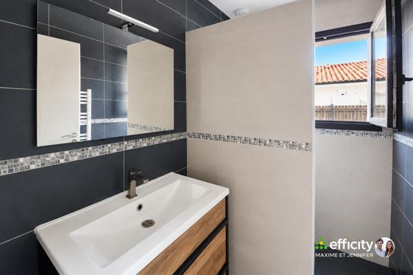 Maison
         6 pièces
        - 133 m² Exclusivité 429 900 € *