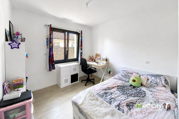 Maison
         6 pièces
        - 133 m² Exclusivité 429 900 € *