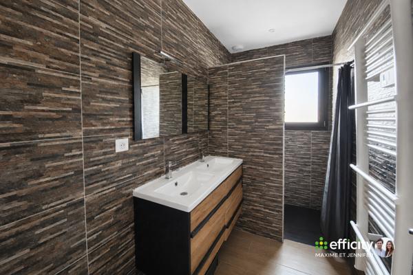 Maison
         6 pièces
        - 133 m² Exclusivité 429 900 € *
